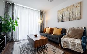Cozy Family Home Near Montreal
